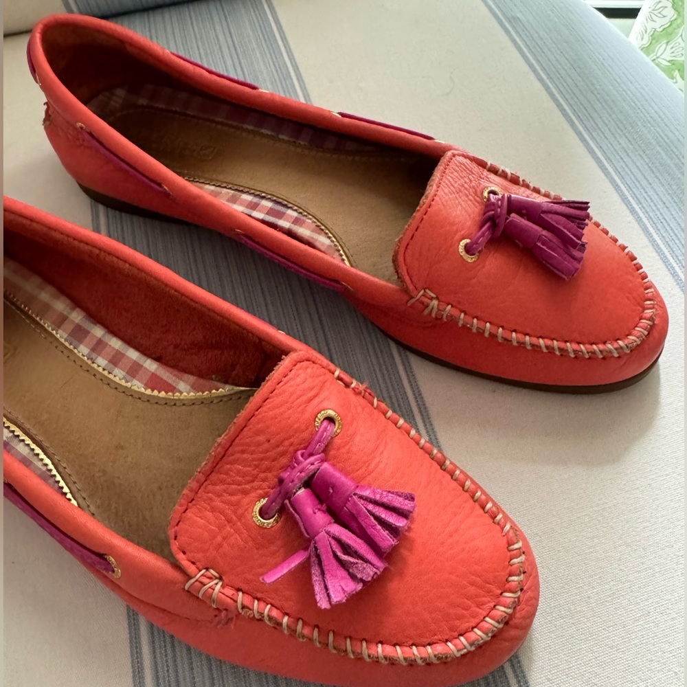 Sperry Coral and Pink Flats